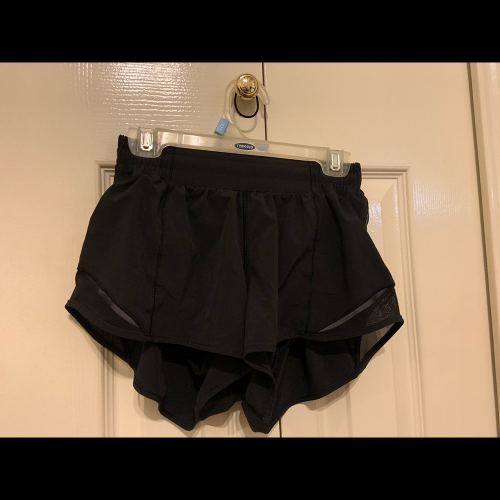 Lulu Lemon- Hotty Hot Short 2.5” low rise